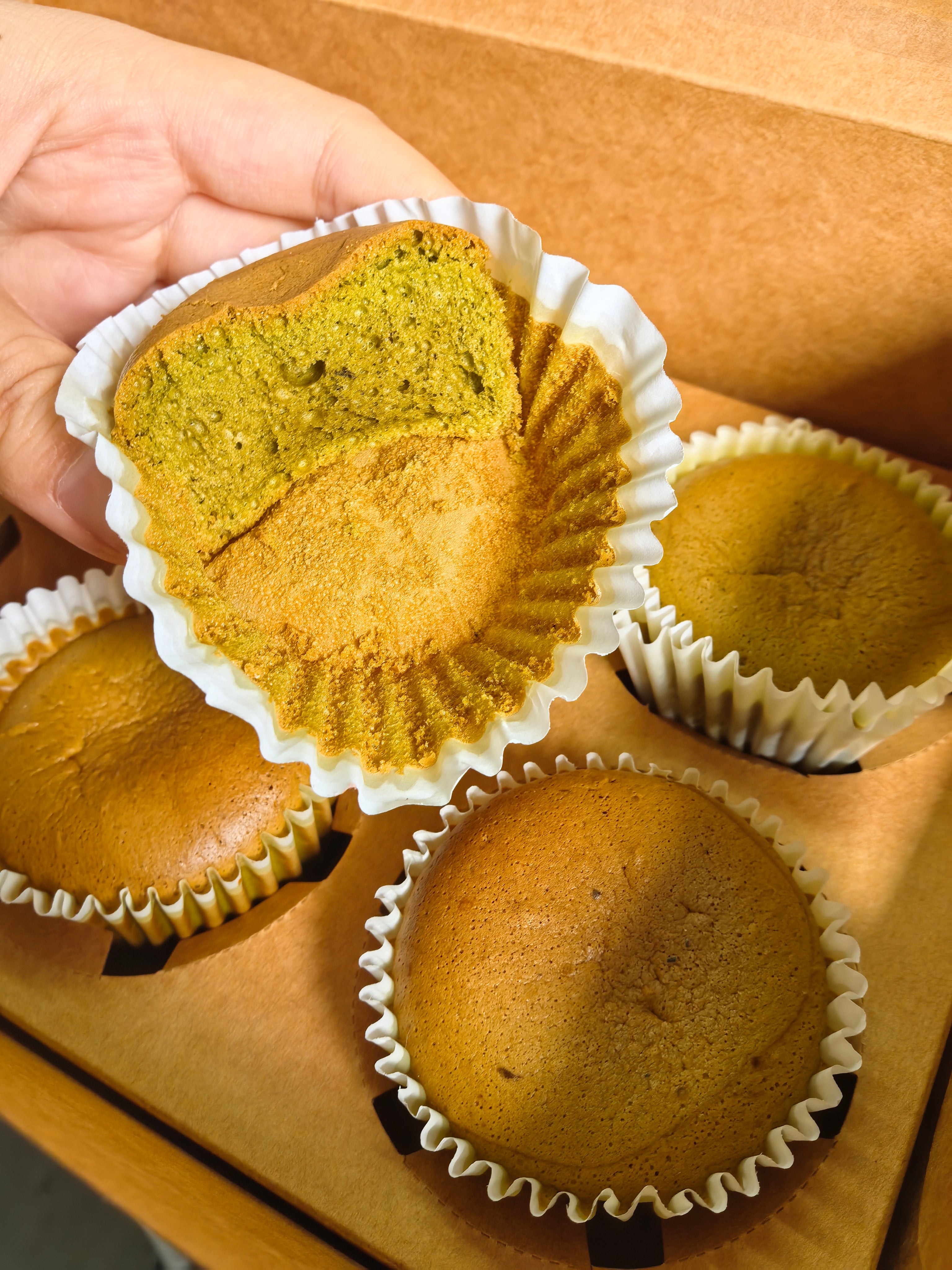 A Matcha Chiffon Cupcakes